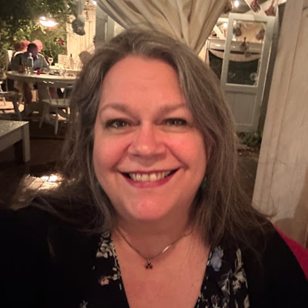 Meet your Posher, Elise